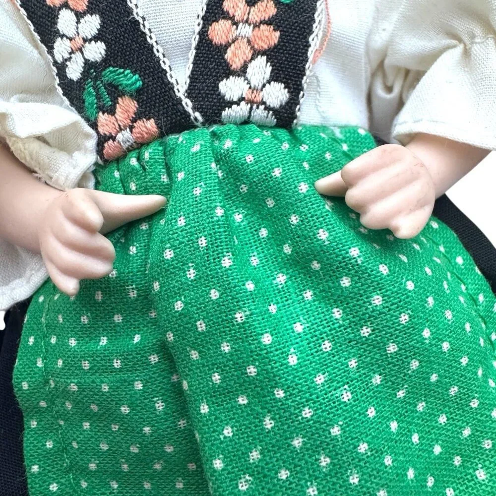 DANBURY MINT Dolls of The World - ITALY - Vtg 90s Porcelain Real Clothes Retired